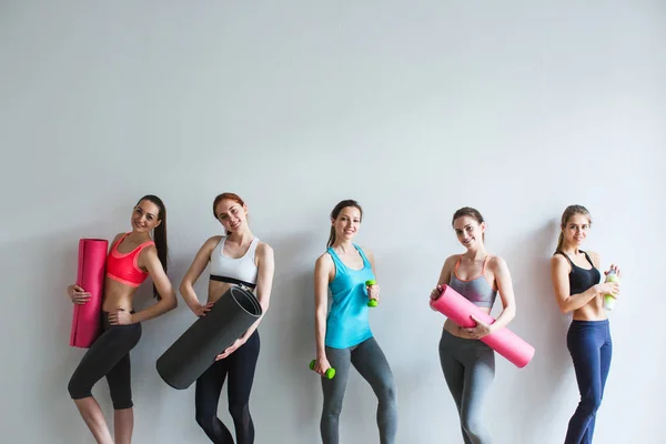 Workout Beautiful Smiling Woman Going Gym Fitness Yoga Exercise — Stock Photo, Image