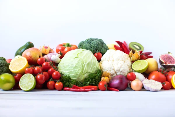 Különböző bio-zöldségekkel. — Stock Fotó