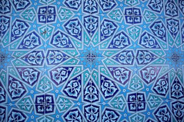 Türkiye 'nin Konya kentindeki Seljuk döneminden kalma geleneksel mavi duvar kiremitleri. Arkaplan, resim değil.