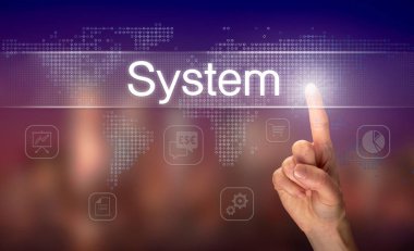 Erkek el ile arka plan bulanık açık perde sistemi düğmesini seçme