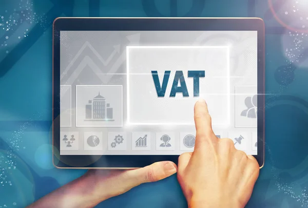 一只手选择一个具有多彩背景的计算机 Tablet 屏幕上的增值税业务概念 — 图库照片