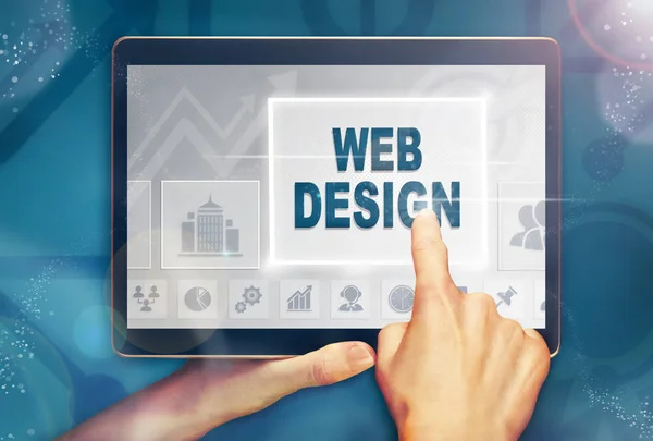 カラフルな背景を持つコンピューターのタブレット画面上の Web デザイン ビジネスの概念を選択する手 — ストック写真