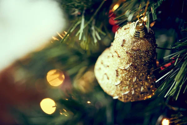 Traditionella Festlig Julgran Dekorationer Bakgrund — Stockfoto