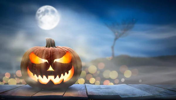 Een Griezelige Halloween Pompoen Jack Lantern Met Een Slecht Gezicht — Stockfoto