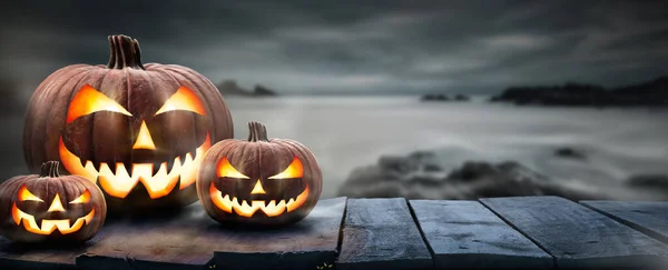 Tres Espeluznantes Calabazas Halloween Jack Lantern Con Una Cara Malvada — Foto de Stock