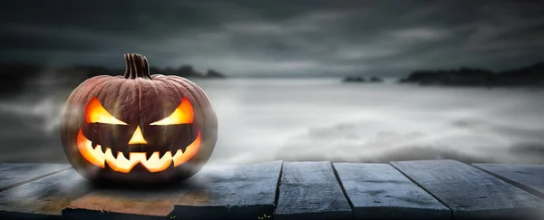 Uma Abóbora Assustadora Halloween Jack Lantern Com Rosto Maligno Olhos — Fotografia de Stock