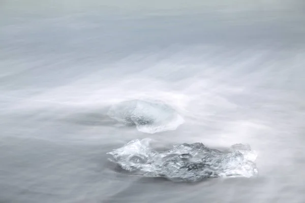 Pezzi Ghiaccio Ghiacciaio Sulla Spiaggia Nera Jokulsarlon — Foto Stock