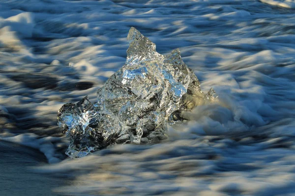 Jokulsarlon Daki Kara Plajda Buzul Parçaları — Stok fotoğraf