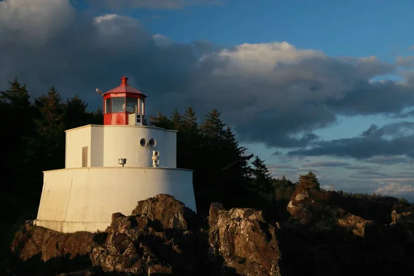 Farol Ponto Anfitrita Perto Uclulelet Ilha Vancouver Colúmbia Britânica — Fotografia de Stock