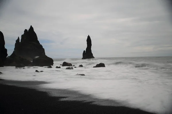 Plaża Reynisfjara Black Sand Beach Jest Obowiązkowym Miejscem Islandii — Zdjęcie stockowe