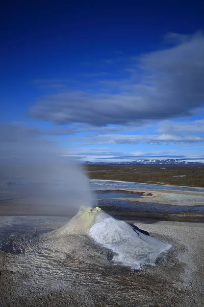 ไอซ แลนด ความร อนใต ของ Fumaroles และสระน อนหลายส — ภาพถ่ายสต็อก