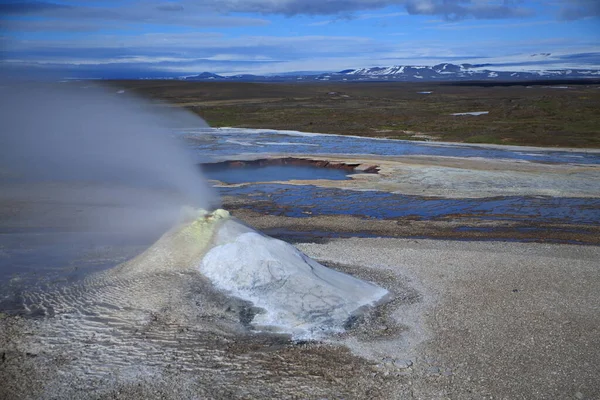 Islandia Paisaje Zona Geotérmica Hveravellir Zona Fumarolas Piscinas Calientes Multicolores —  Fotos de Stock