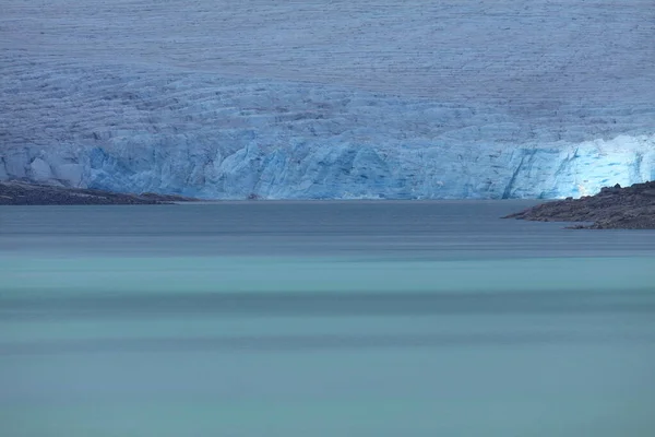 Styggevatnet Med Austdalsglaciären Bakgrunden Norge — Stockfoto