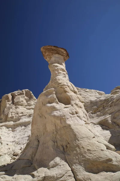 Beyaz Hoodoo Toadstool Hoodoo Rimrocks Grand Staircase Escalante Ulusal Anıtı — Stok fotoğraf