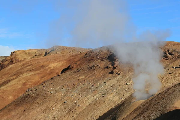 ケリンガリフィヨール Kerlingarfj またはオグレス山脈 ライオライト山脈 アイスランド高地に位置する火山山脈 — ストック写真