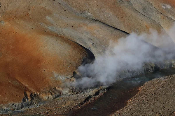 ケリンガリフィヨール Kerlingarfj またはオグレス山脈 ライオライト山脈 アイスランド高地に位置する火山山脈 — ストック写真