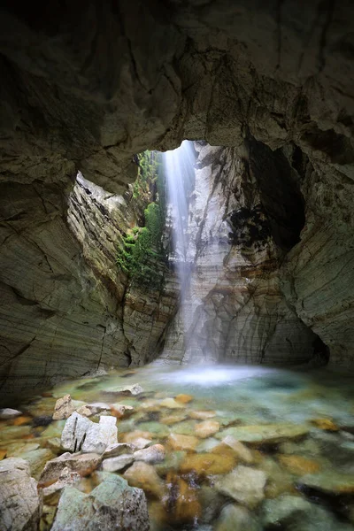 Vattenfall Grotto Trollkirka Trollkirka Grottor Norge — Stockfoto