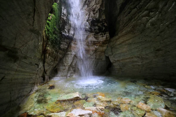 Cachoeira Gruta Trollkirka Trollkirka Caves Troll Church Noruega — Fotografia de Stock