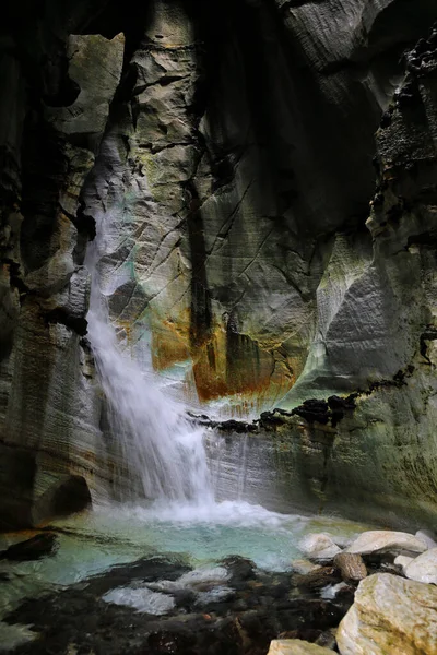 Cascada Grotto Trollkirka Cuevas Trollkirka Iglesia Los Trolls Noruega — Foto de Stock