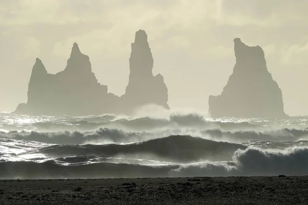 Stos Morski Reynisdrangar Islandia — Zdjęcie stockowe