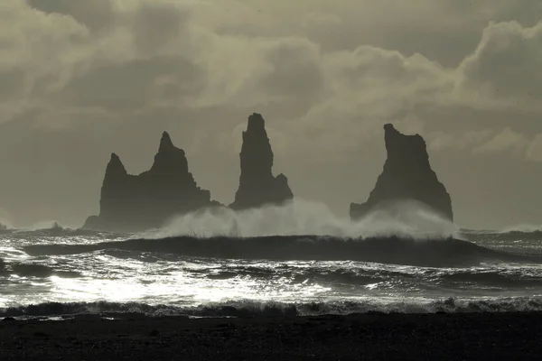 Reynisdrangar Sea Stacks Isländisch — Stockfoto