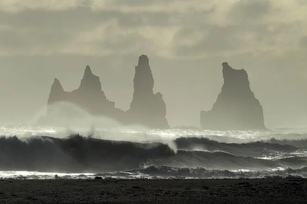 Stos Morski Reynisdrangar Islandia — Zdjęcie stockowe
