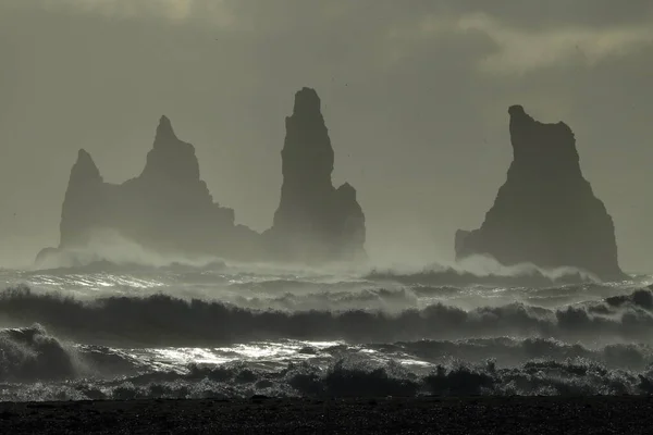 Reynisdrangar Sea Stacks Isländisch — Stockfoto