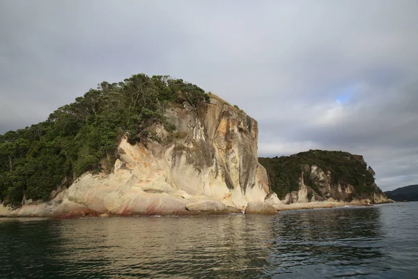 新西兰科洛曼德尔著名的大教堂湾地区 — 图库照片