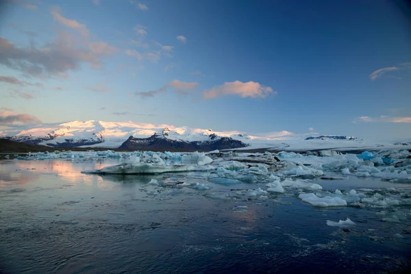 Vacker Utsikt Över Isberg Jokulsarlonglaciärlagunen Island — Stockfoto