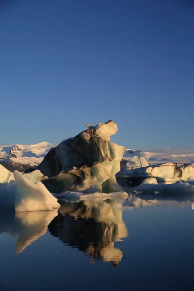 Hermosa Vista Los Icebergs Laguna Glaciar Jokulsarlon Islandia — Foto de Stock