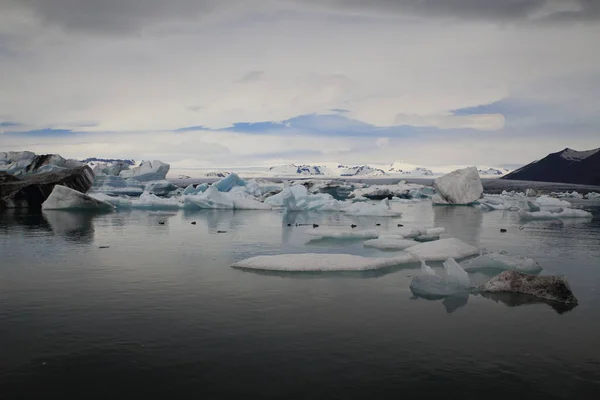 冰岛Jokulsarlon冰川泻湖冰山美景 — 图库照片