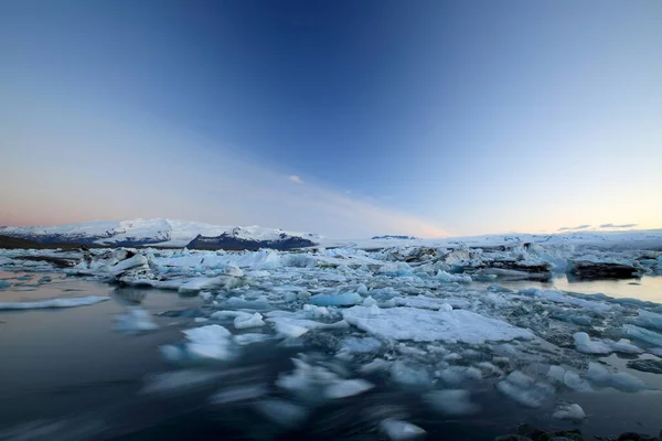 冰岛Jokulsarlon冰川泻湖冰山美景 — 图库照片