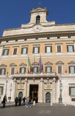 Roma, İtalya - Ekim 2018 yaklaşık: Palazzo Montecitorio İtalyan milletvekilleri odası merkezi olduğunu