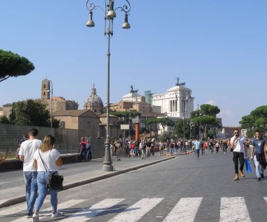 Rome, İtalya - Ekim 2018 yaklaşık: Via dei Fori Imperiali sokak (eski adı ile dell'Impero)