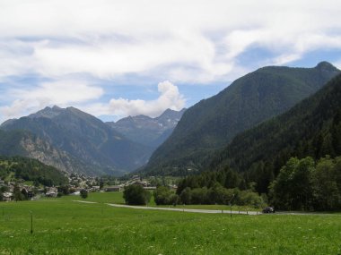 Dağlarında Brusson Aosta Vadisi, İtalya