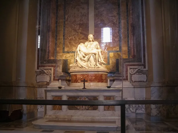 Rome Italië Circa Oktober 2018 Pieta Standbeeld Door Beeldhouwer Michelangelo — Stockfoto