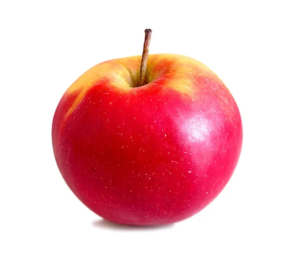 Pommes rouges mûres isolées sur fond blanc — Photo