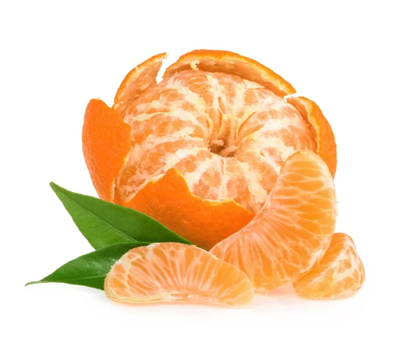 Mandarinky Plátky Izolovaných Bílém Pozadí — Stock fotografie