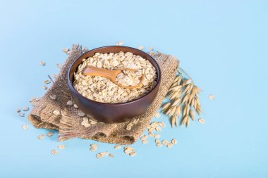 Haddelenmiş yulaf, sağlıklı kahvaltı gevreği yulaf gevreği üstten görünüm