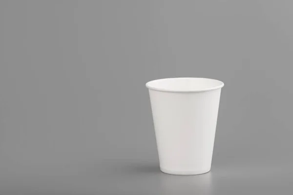 Espacio de copia de taza de papel blanco vacío desechable — Foto de Stock