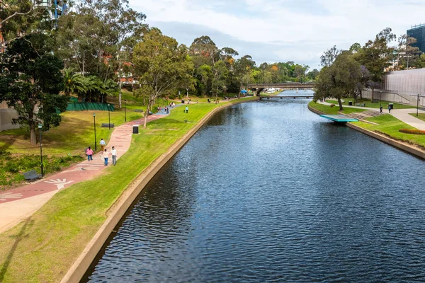 Sydney, NSW Avustralya yakınlarındaki Parramatta Park ve nehir. — Stok fotoğraf