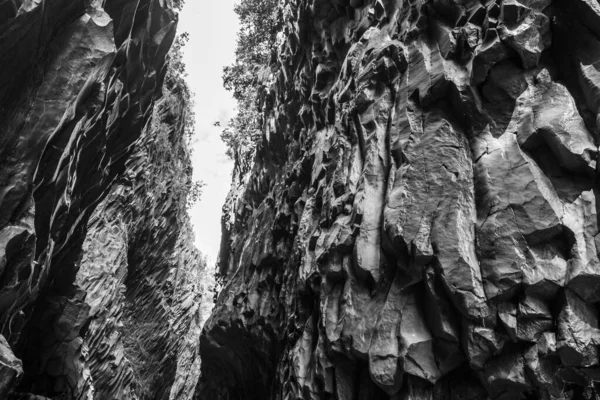 View Basalt Rocks Waterfalls Pristine Water Alcantara Gorges Sicily Italy — Stock Photo, Image