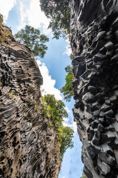 Utsikt Över Basalt Stenar Vattenfall Och Orörda Vatten Alcantara Raviner — Stockfoto