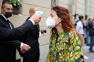 Milan Dijital Moda Haftası - Coronavirus yılında moda - Etro Moda Gösterisinde Konuklar