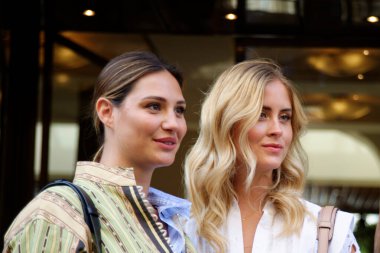 Milan Dijital Moda Haftası - Coronavirus yılında moda - Etro Moda Gösterisinde Konuklar - Beatrice Valli e Valentina Ferragni