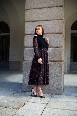 Konuklar Maryling defilesine geliyor.