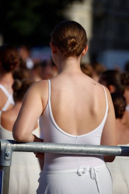 OnDance is a unique event featuring live performances, meetings, dance evenings, open classes, and free workshops in classical, contemporary, tango, swing, street dance, and more, for students and enthusiasts of all ages.