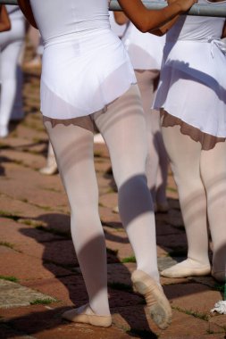 OnDance is a unique event featuring live performances, meetings, dance evenings, open classes, and free workshops in classical, contemporary, tango, swing, street dance, and more, for students and enthusiasts of all ages.