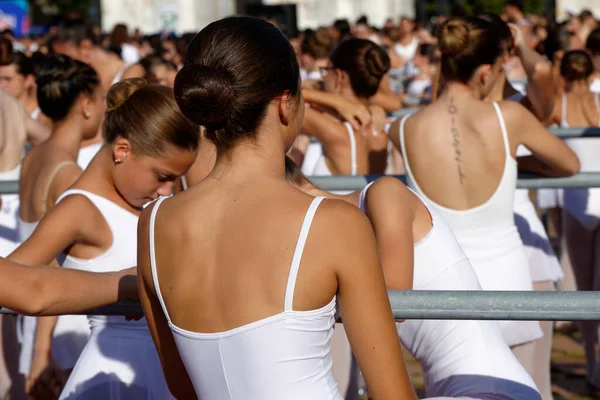 OnDance is a unique event featuring live performances, meetings, dance evenings, open classes, and free workshops in classical, contemporary, tango, swing, street dance, and more, for students and enthusiasts of all ages.