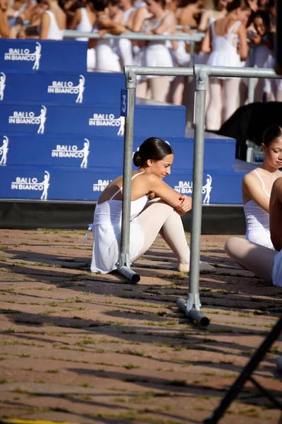 OnDance is a unique event featuring live performances, meetings, dance evenings, open classes, and free workshops in classical, contemporary, tango, swing, street dance, and more, for students and enthusiasts of all ages.